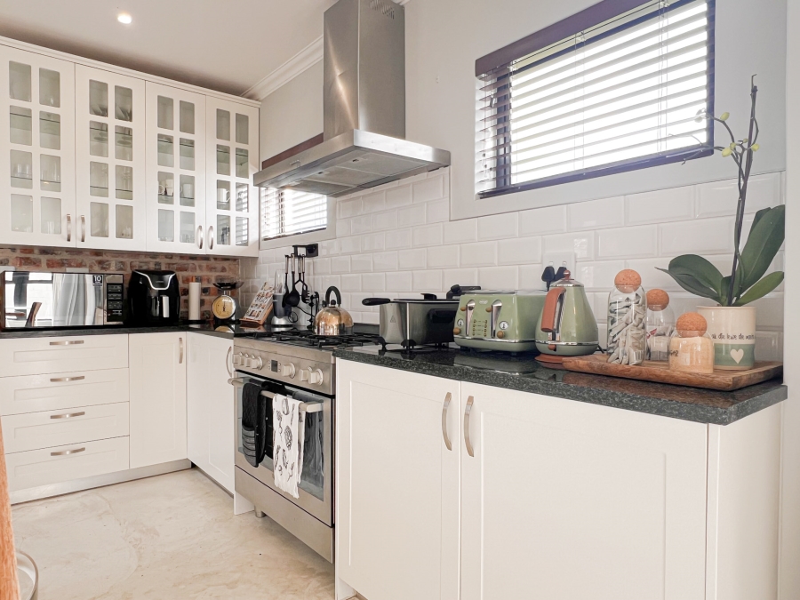 5 Bedroom Property for Sale in Myburgh Park Western Cape